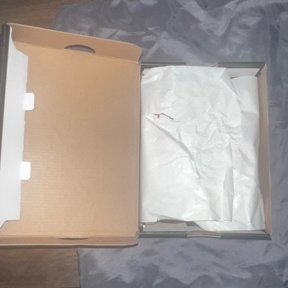 Jordan Air 1 Mid Kids Size 12C 🔥 - Picture 3 of 8